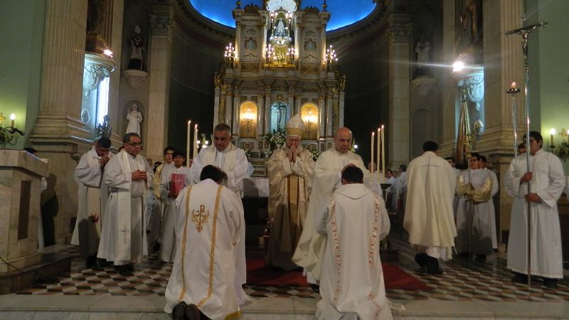 La Iglesia recibió gozosa la consagración de dos nuevos sacerdotes