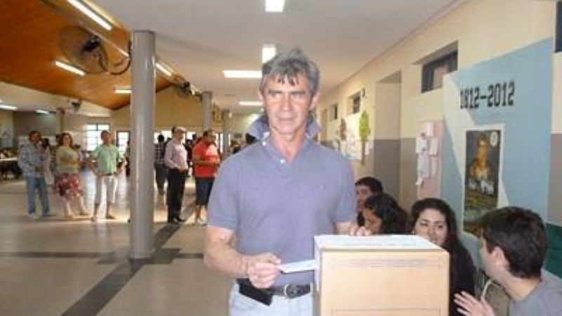 Crook \"contento\" por la gran cantidad de gente votando