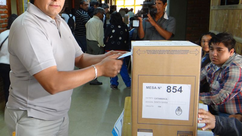 Desarrollo normal en Santa María y voto con candidatos