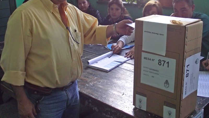 Desarrollo normal en Santa María y voto con candidatos