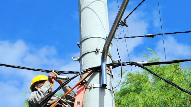 Línea de baja tensión y alumbrado público para el B° Loma Negra