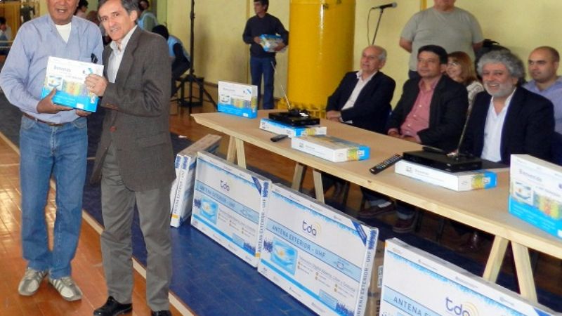 Se entregaron 800 “deco” para la TDA gratuita