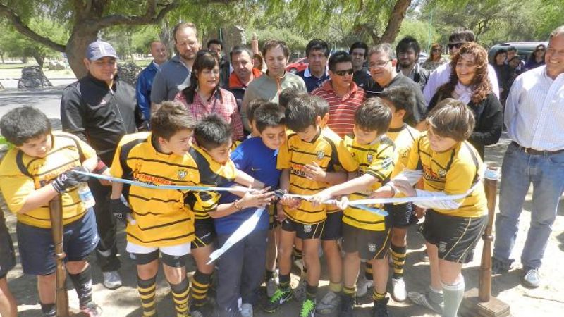 Jalil inauguró un gimnasio al aire libre 