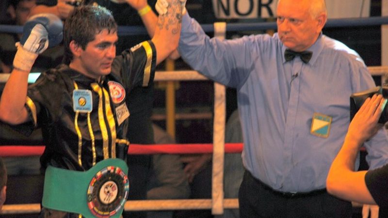 “El Zurdo” Barrionuevo nuevo campeón Welter Latino CMB