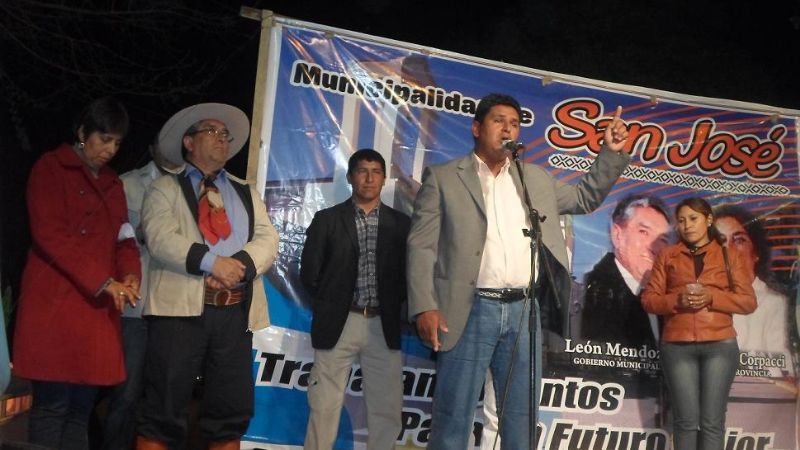 León Mendoza lanzó sus candidatos