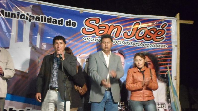 León Mendoza lanzó sus candidatos