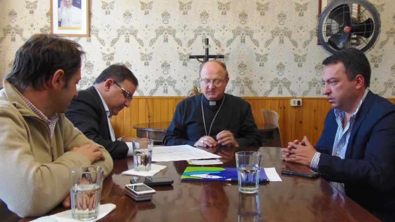 Jalil firmó convenio con el Obispado