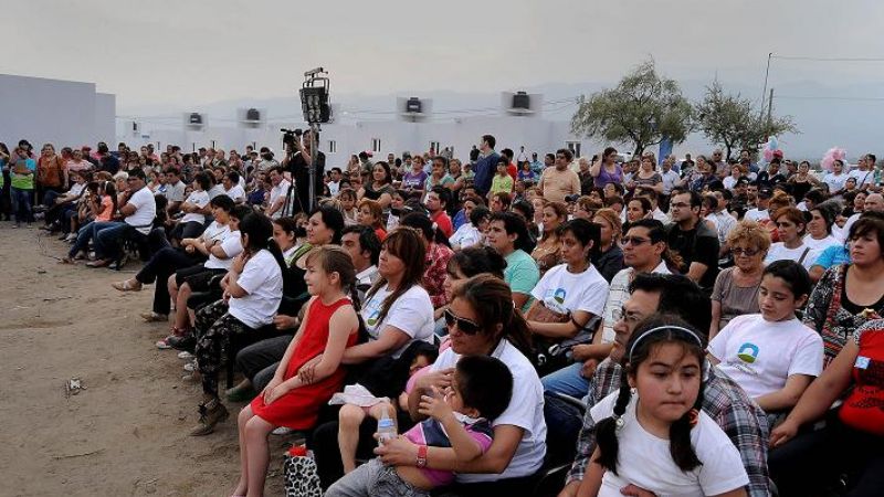 El Gobierno entregó 100 viviendas en el Sur de la Capital