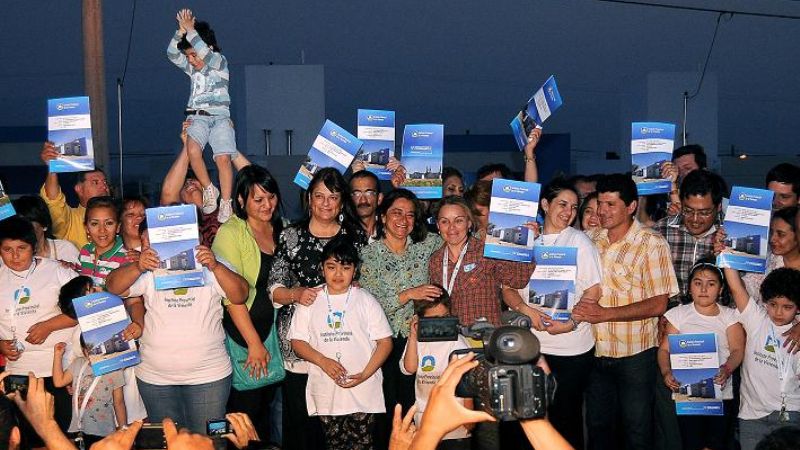 El Gobierno entregó 100 viviendas en el Sur de la Capital