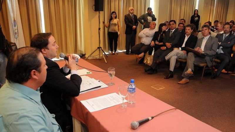 Mera reiteró necesidad de crear los \"Foros Vecinales\"