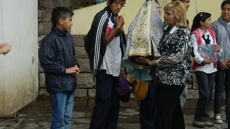 La Virgen visitó el Hogar Escuela, la escuela de El Bañado y la Policía Federal