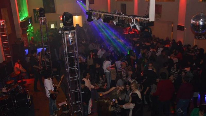 Clausuran “Cubas” y comercios por ventas de bebidas alcohólicas