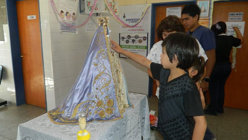 La Virgen del Valle visitó Rentas provincial y la posta del barrio Apolo  