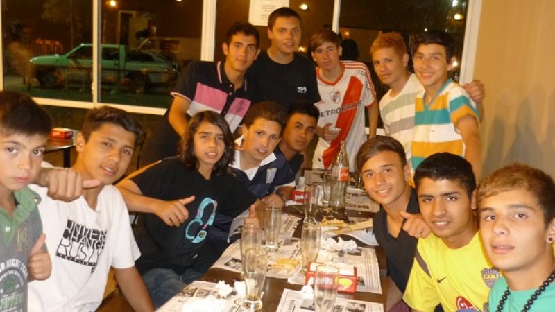 Los pibes de la “Clara J. Armstrong” rumbo a Buenos Aires