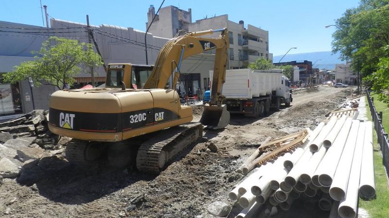 Continúan con la tercera etapa de la obra en la Plaza 25 de Mayo
