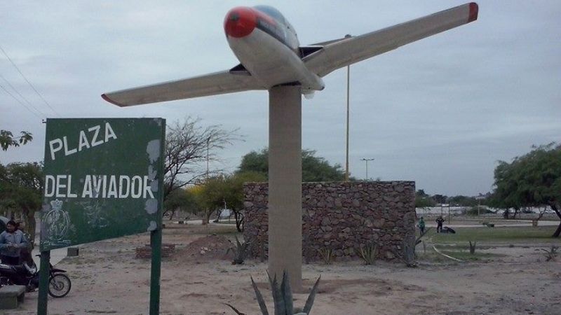 Choque frente a la plaza de El Aviador