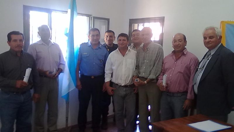 Reconocimiento a policías retirados de El Alto