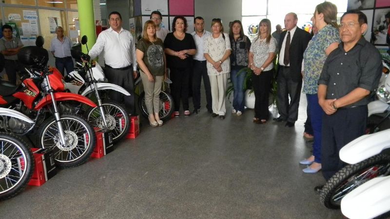 Entregaron motos y equipamientos para reforzar la atención en salud