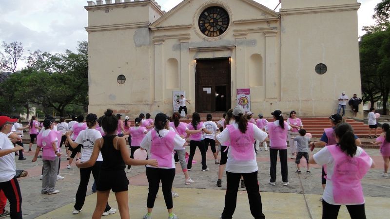 Mañana caminata por la lucha contra el Cáncer de Mama