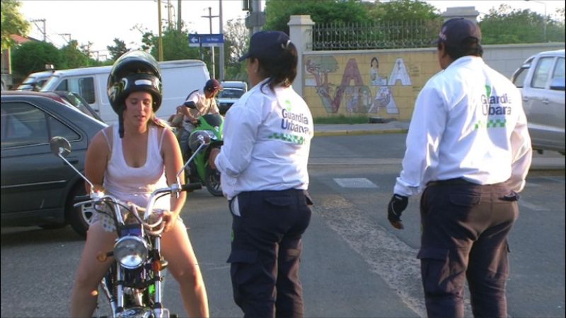 En riguroso y sorpresivo control vehicular, secuestran más de 100 motos 