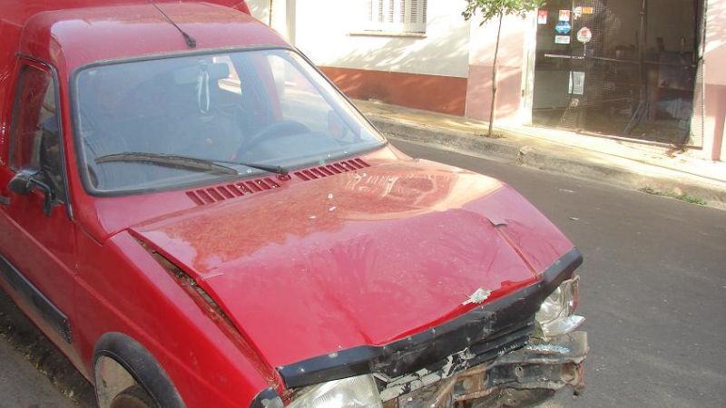 Una camioneta se estrelló contra un comercio