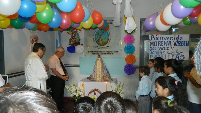 La Virgen en el Hospital de Niños Eva Perón y la Policía Municipal