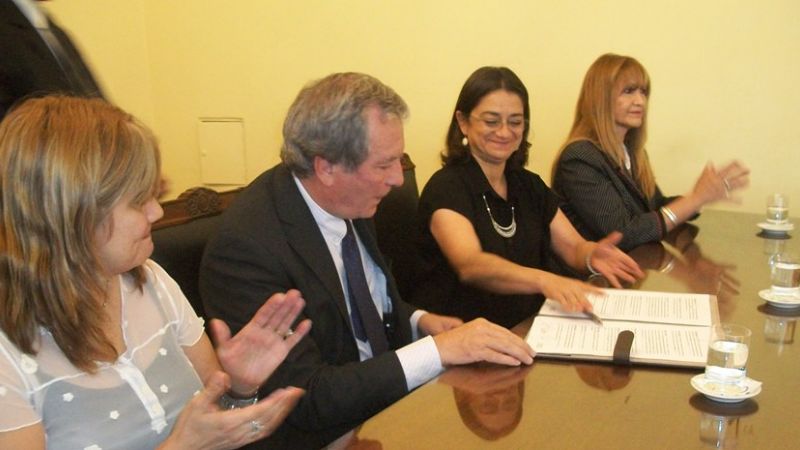 Firmaron convenio para obra millonaria en el Hospital de Niños