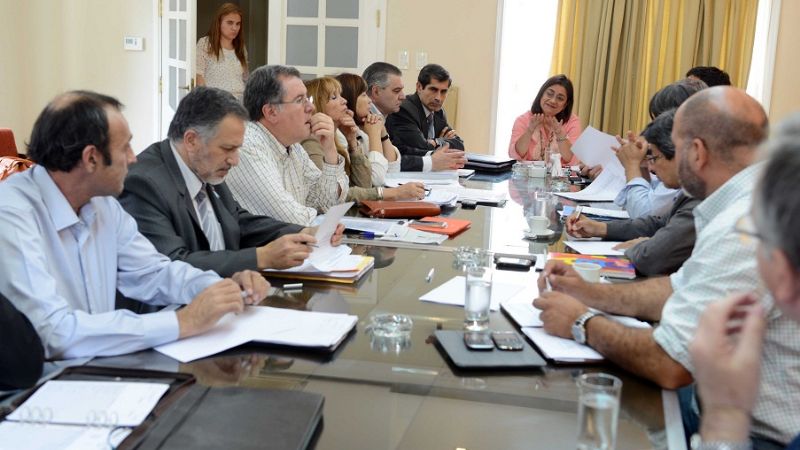 Salen Gordillo y Romero; entran Barros y Aparicio