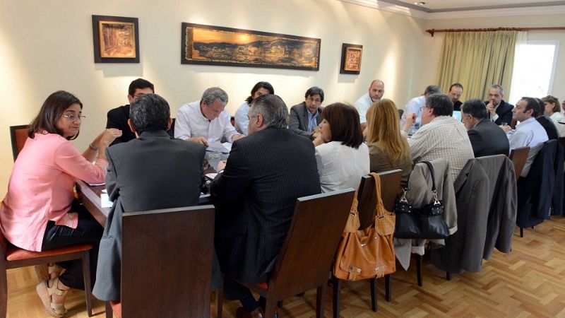 Salen Gordillo y Romero; entran Barros y Aparicio