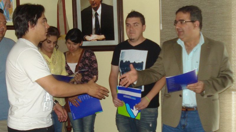 Más entregas de microcréditos para emprendedores 