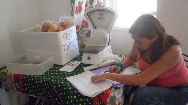 Fortalecen la economía social a través de microcréditos