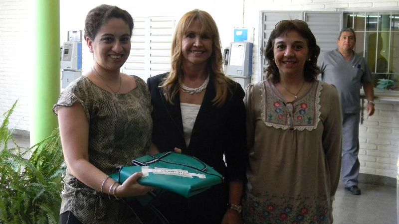 Entrega de insumos y equipamiento odontológico a toda la provincia