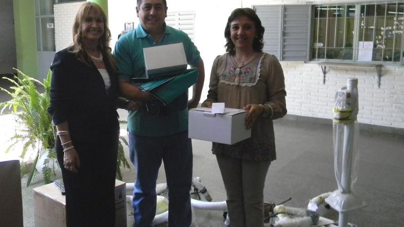 Entrega de insumos y equipamiento odontológico a toda la provincia