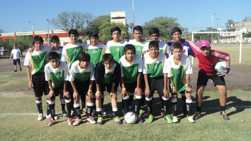 En fútbol, Catamarca derrotó a La Rioja 3 a 1