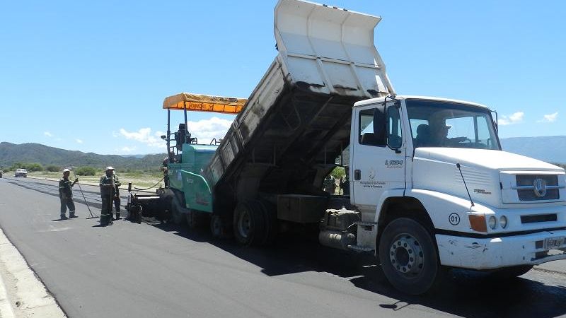 Pavimentan primer tramo de la avenida “Arnoldo Castillo” 