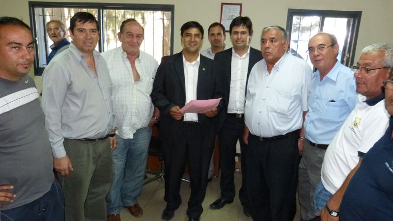 Después de recuperar los cinco trabajadores, van por la negociación