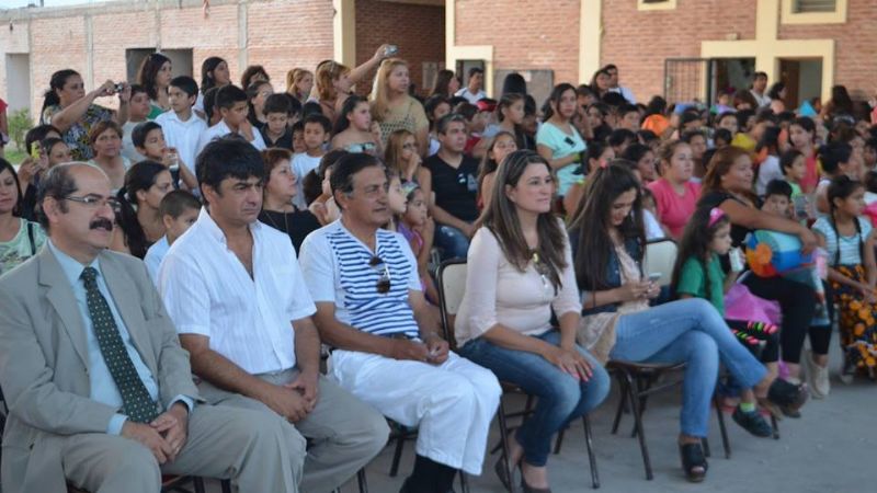 Alumnos recibieron los premios “Romis Raiden” por su labor