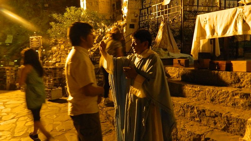 Colorida peregrinación de los jóvenes a la Gruta de Choya