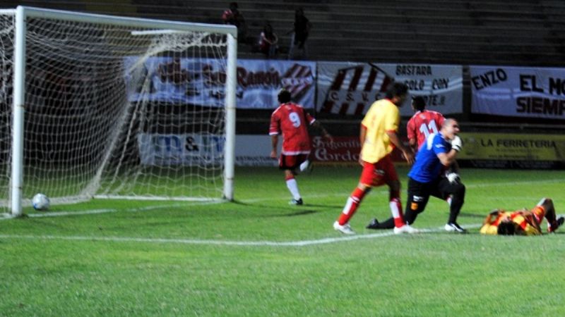 Villa Cubas sigue, mientras el Santo perdió por penales