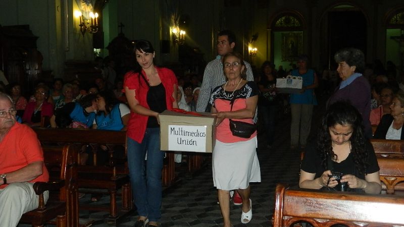 Medios de comunicación homenajearon a la Virgen