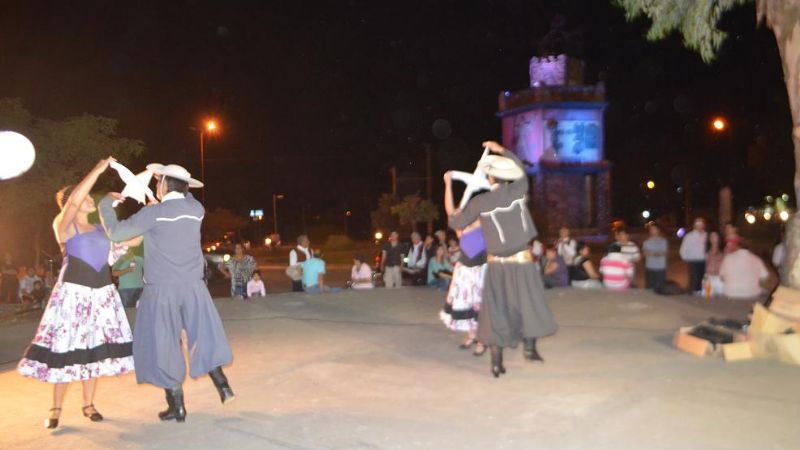 Domingo Cultural en la Plaza del Aborigen