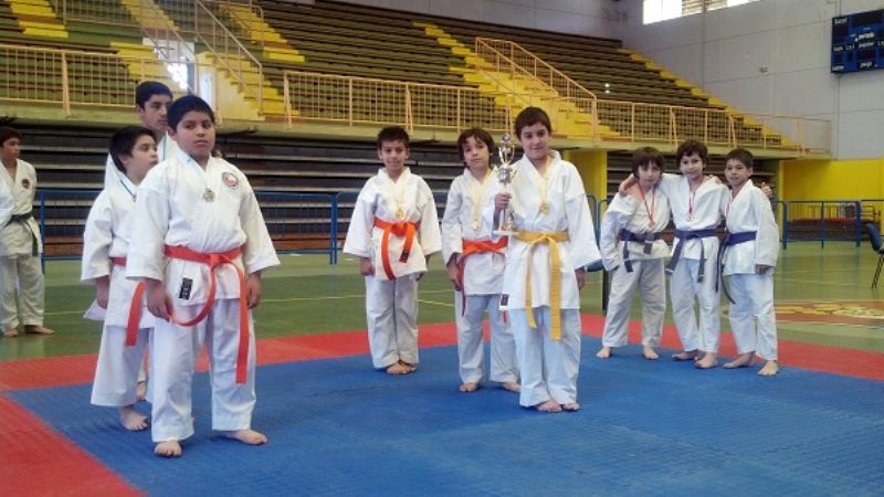 La UCK con 13 medallas en la “Copa Atacama 2013”