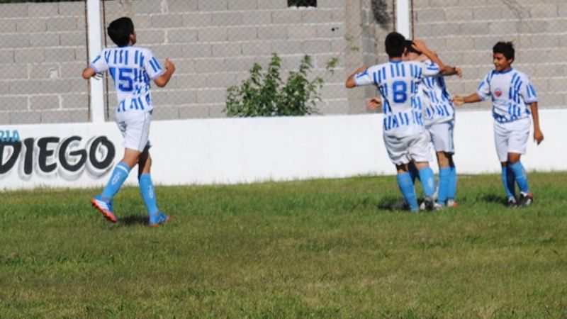 La Carrera venció a Las Pirquitas y está al acecho de Obreros