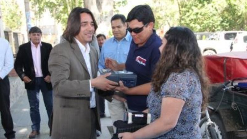 Andersch entregó un respirador artificial a un adolescente con parálisis cerebral