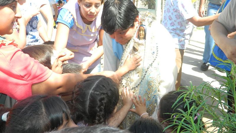 El Barrio Los Ceibos salió al encuentro de María