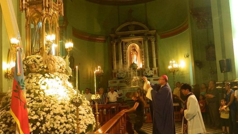 Colectividades y pueblos originarios brindieron tributo a la Virgen