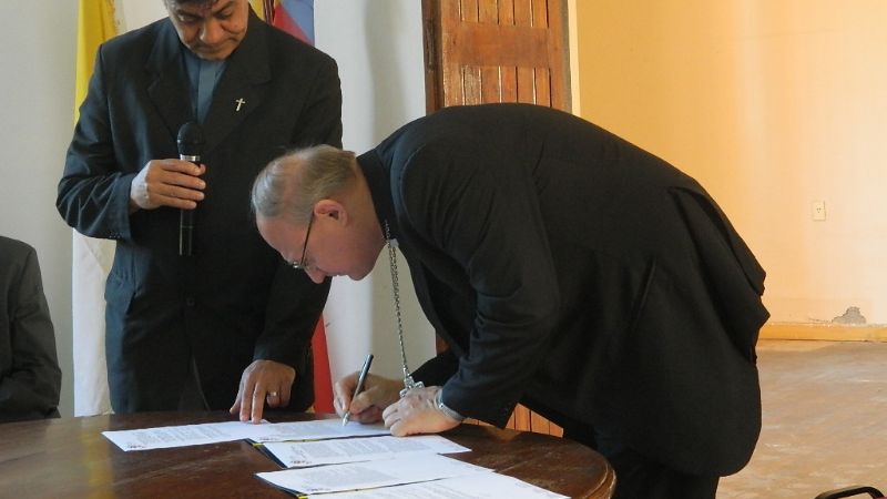 Firmaron convenio para la instalación de la UCASAL en Catamarca