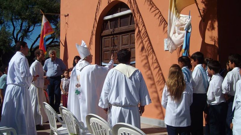 Dedican el templo de La Bajada en las Bodas de Plata de su construcción