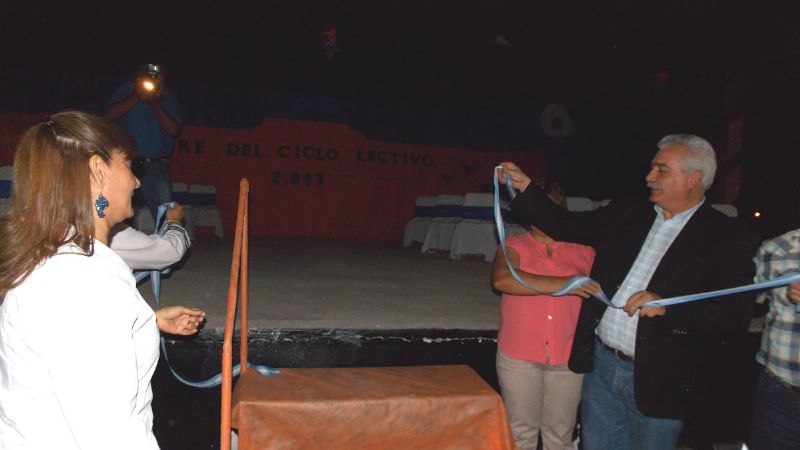 Olveira inauguró el escenario “Huellas de mi Niñez” 