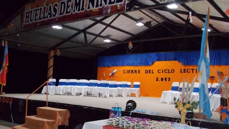 Olveira inauguró el escenario “Huellas de mi Niñez” 